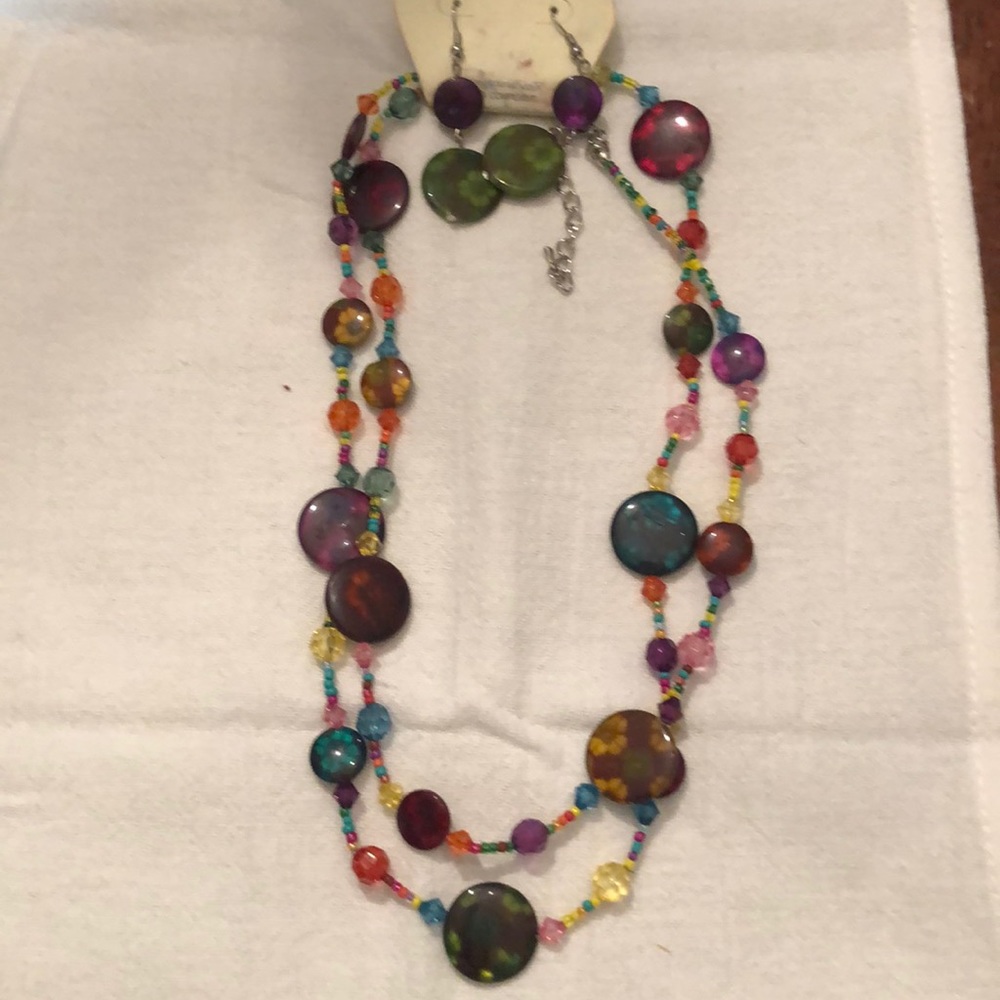 Necklace and earring set